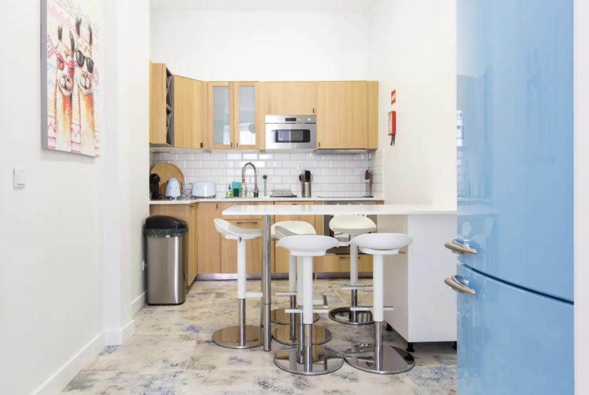 Beautiful 2br High Ceiling/50m From Timeout Market Lejlighed
